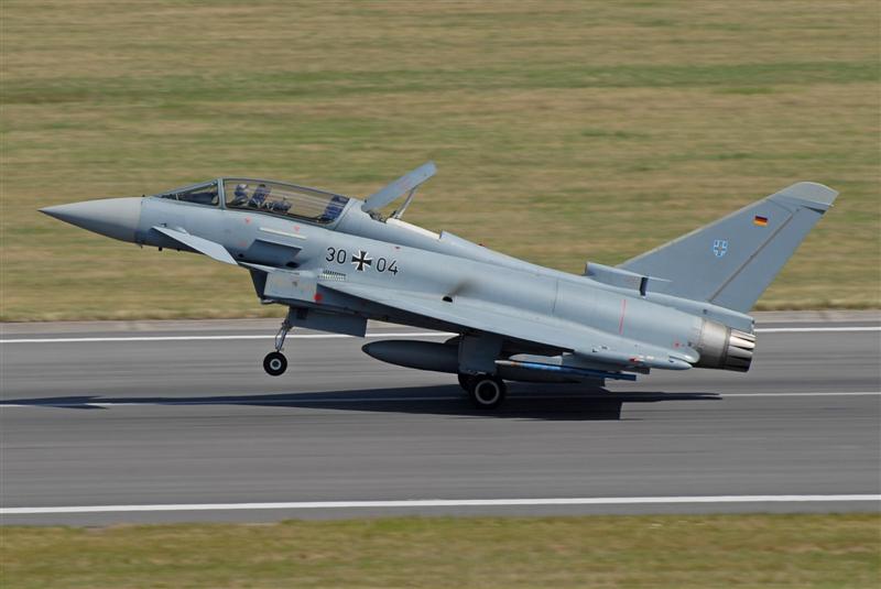 30+04 landing with speed break.jpg